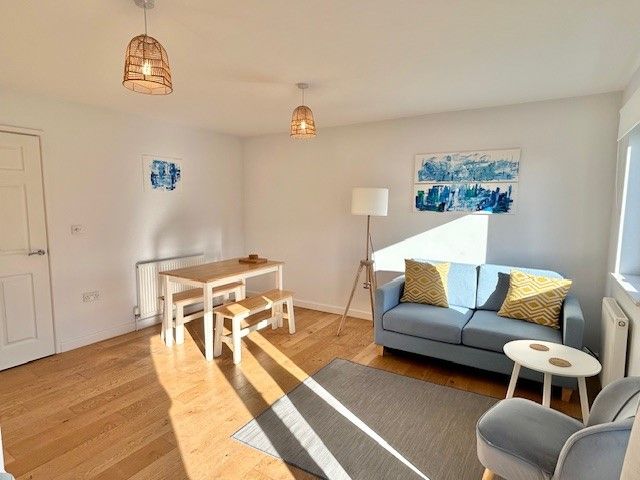 Property photo 3 of 11 Living Room