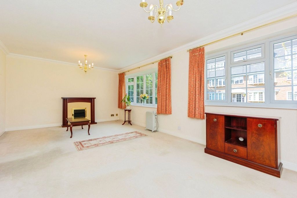 Property photo 2 of 17 Photo