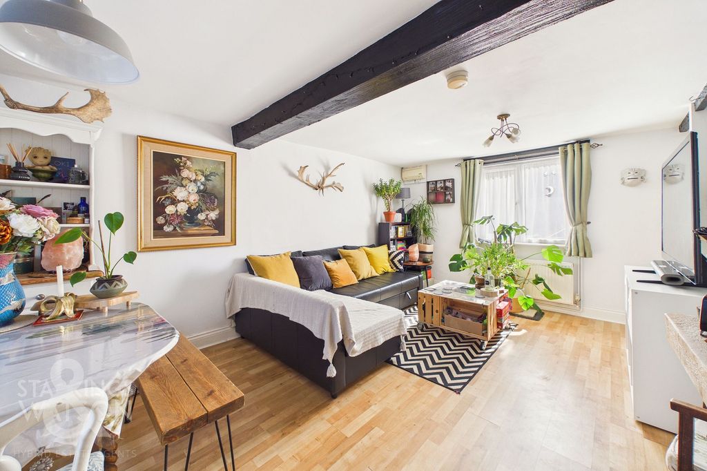 Property photo 2 of 20