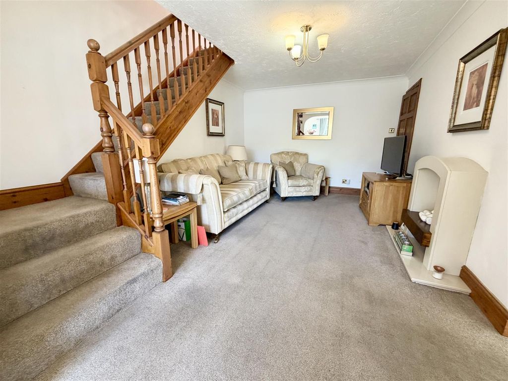 Property photo 3 of 24