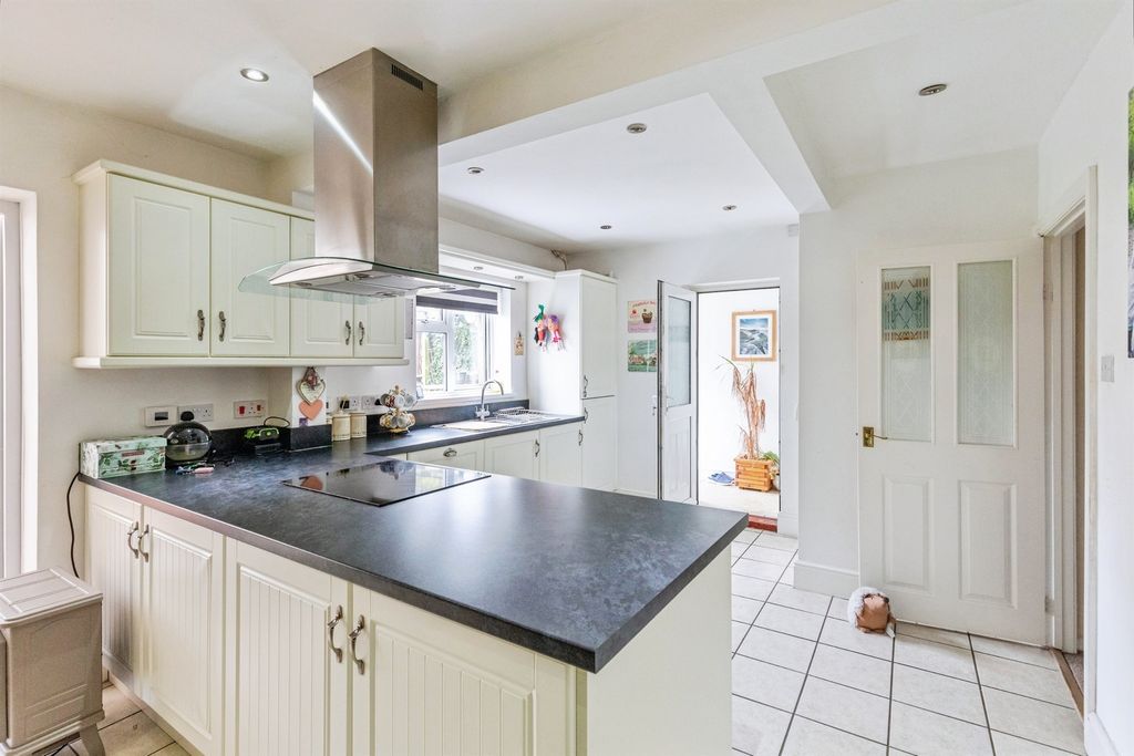 Property photo 3 of 17