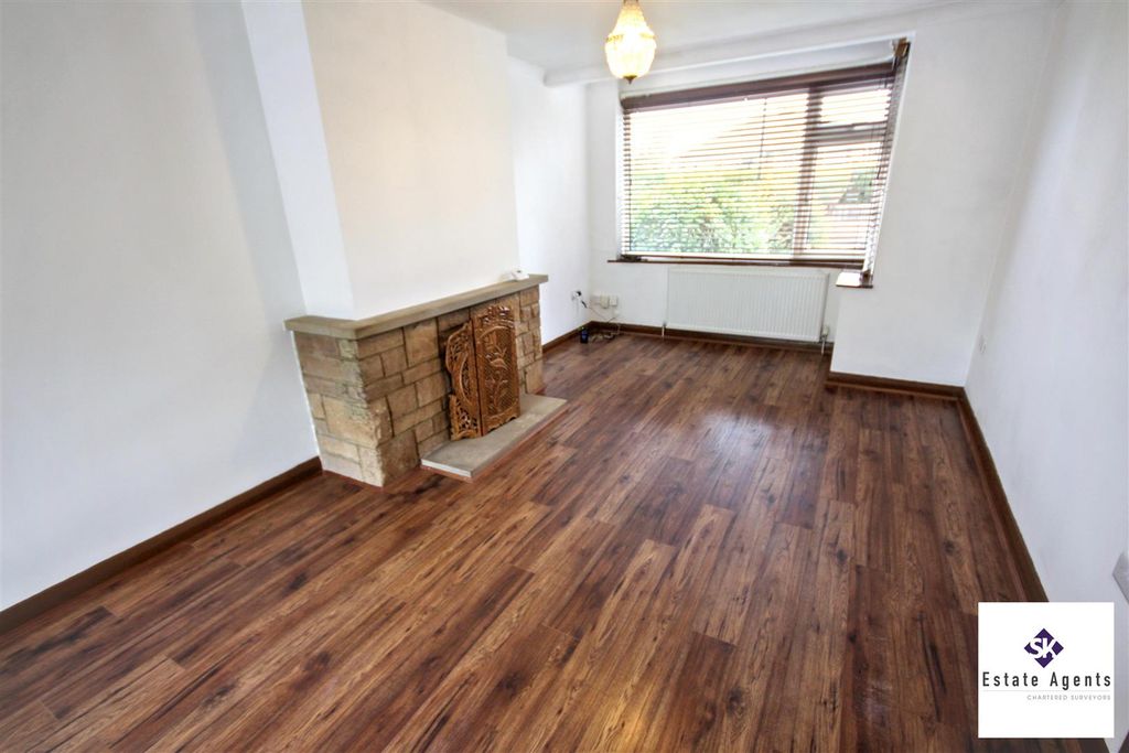 Property photo 3 of 16 Lounge/Diner