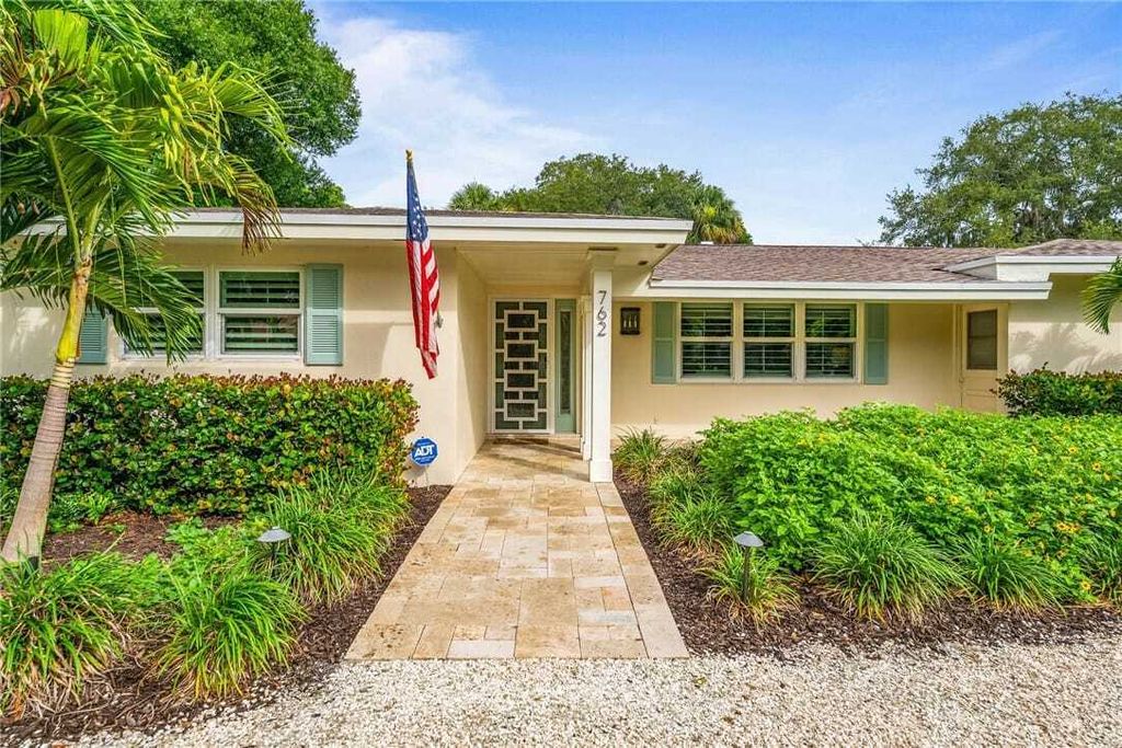 Property photo 1 of 31