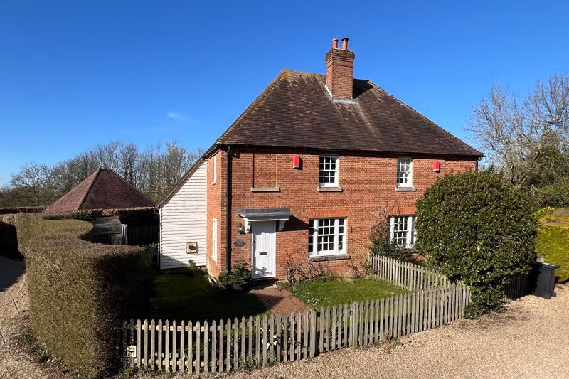 Property photo 1 of 13 Photo 3