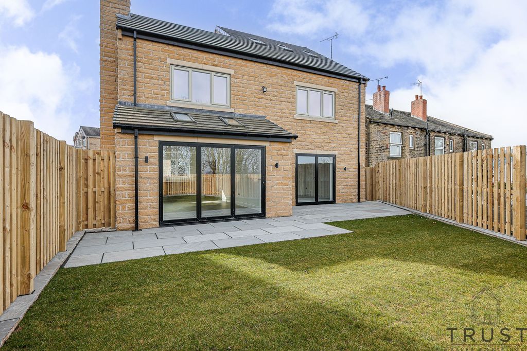 Property photo 3 of 60