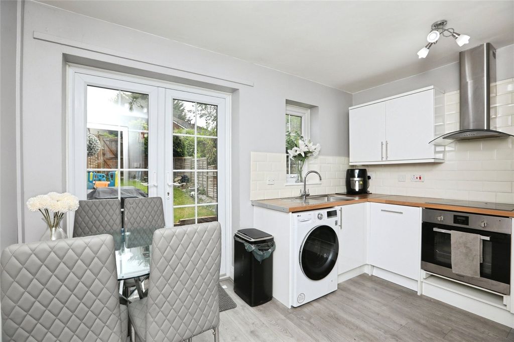 Property photo 1 of 34 Picture No. 18