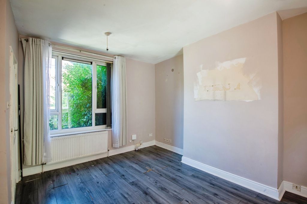 Property photo 3 of 13 Pbox-Img.Jpg