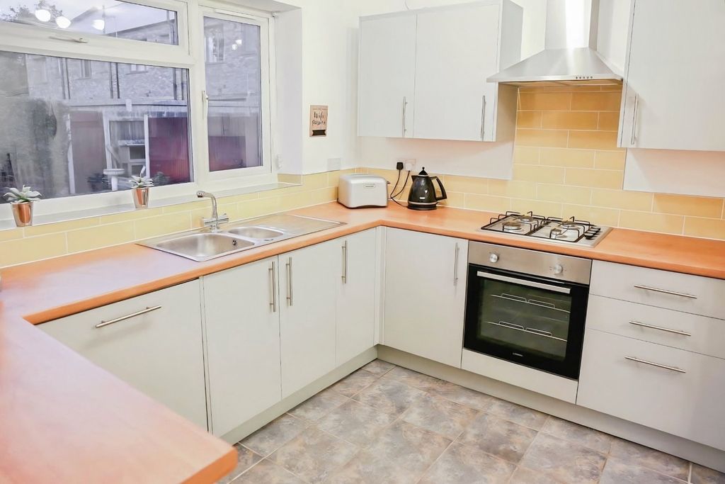 Additional image 8 of 3 bed semi-detached house to rentGreenfields, Upton, Chester, Cheshire CH2