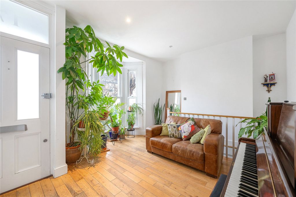 Property photo 2 of 18 Picture No. 03