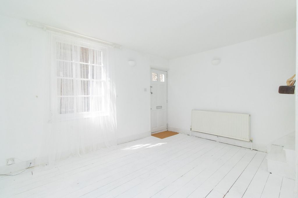 Property photo 2 of 7 Picture 2