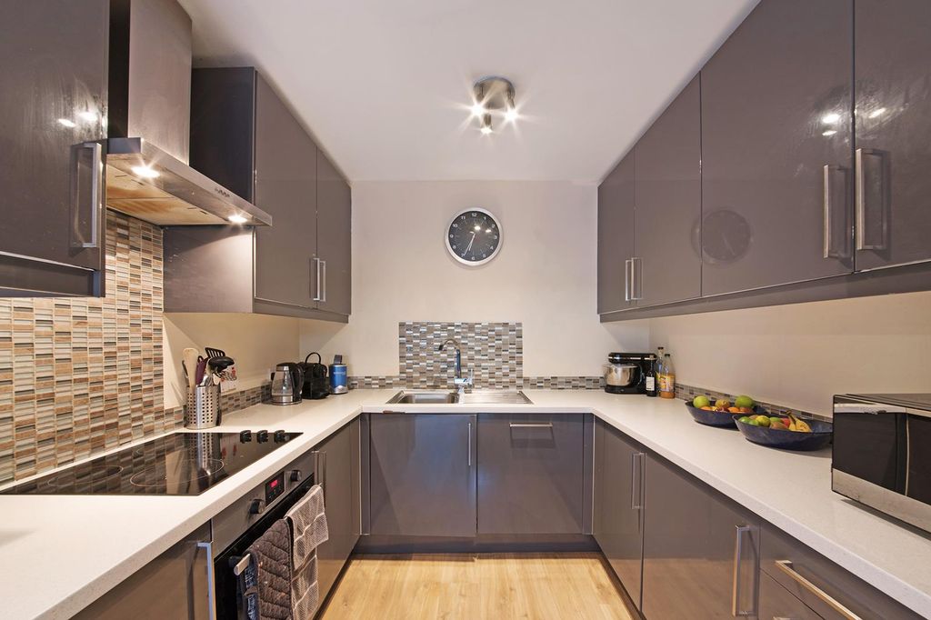 Property photo 1 of 19 Printers Mews, 54-7.Jpg