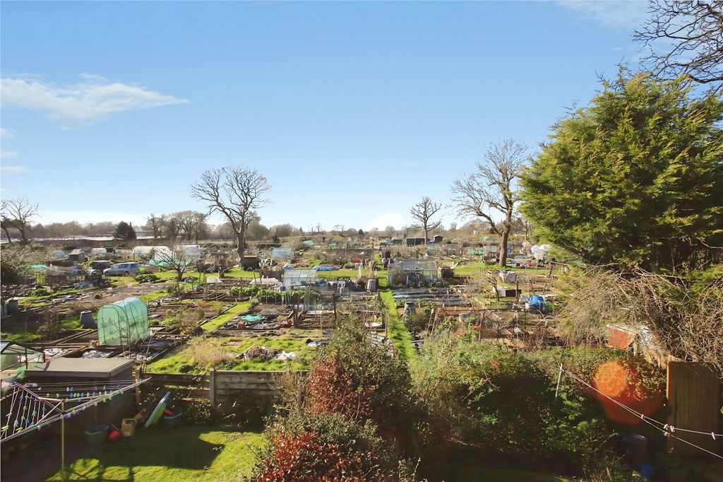 Property photo 2 of 32 Picture No. 70