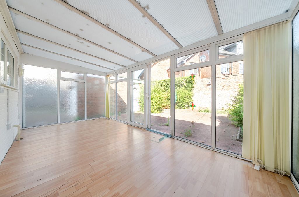 Property photo 3 of 21 1482056-8-6A4F633...