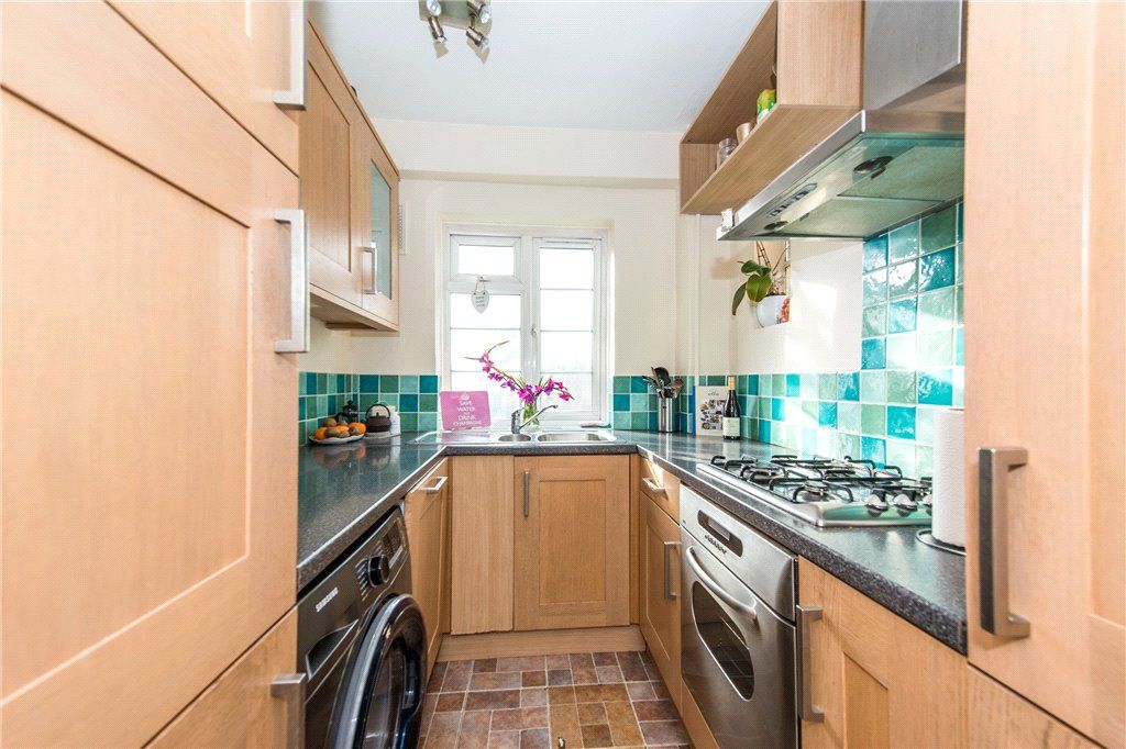 Property photo 2 of 7 Kitchen