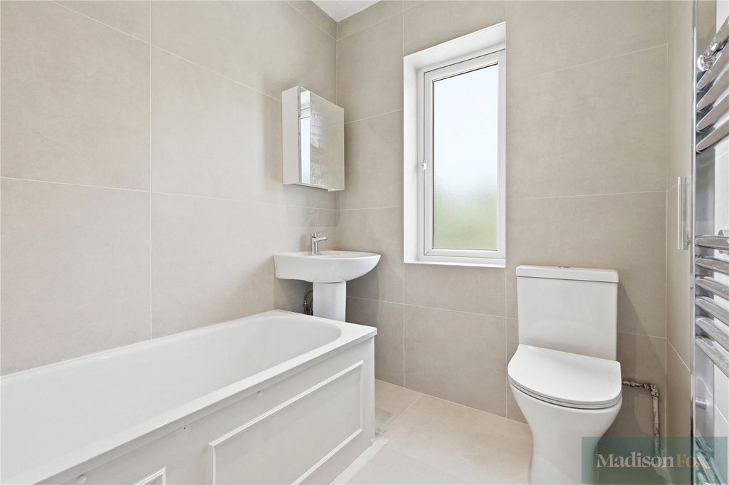 Property photo 3 of 22 Picture No. 19