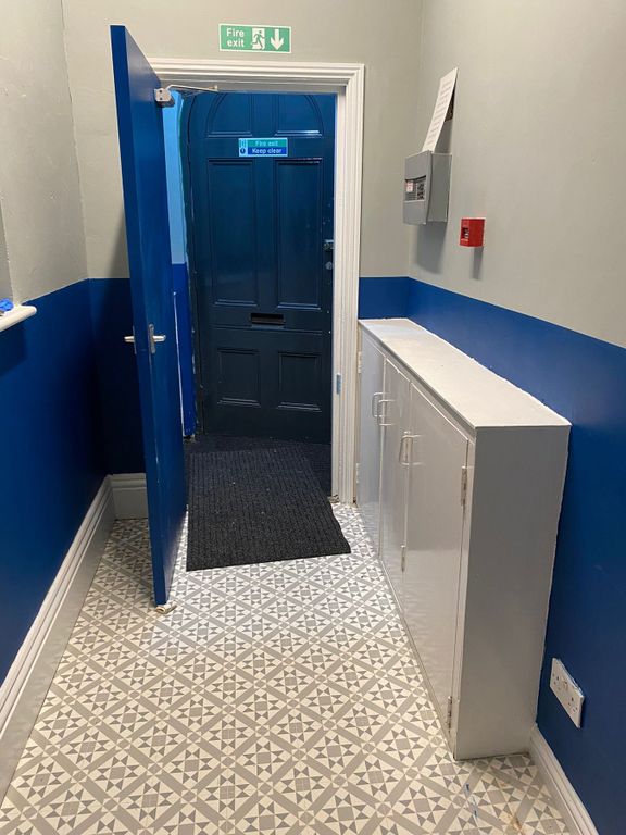 Property photo 3 of 34