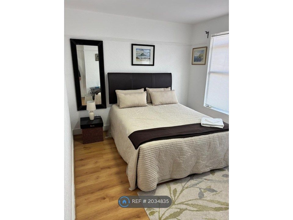 Property photo 1 of 7 Bedroom