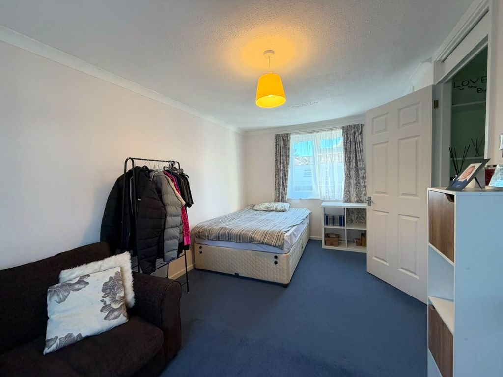 Property photo 3 of 6 Picture No. 01