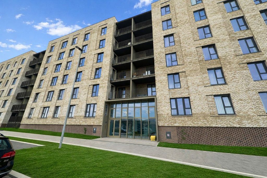 Property photo 1 of 26