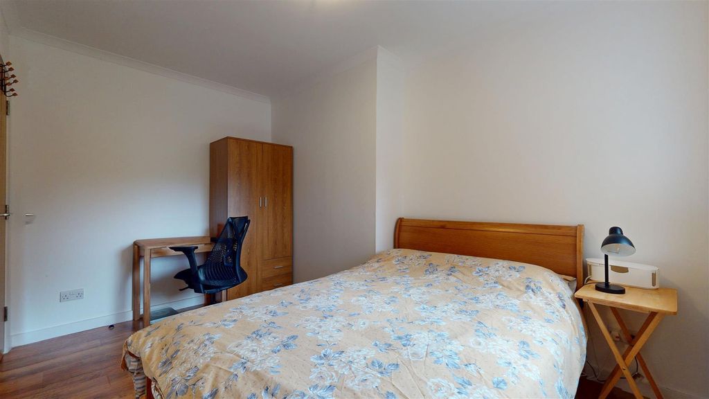 Additional image 20 of 4 bed flat for saleWoodward Place, Loughton Lodge, Milton Keynes MK8