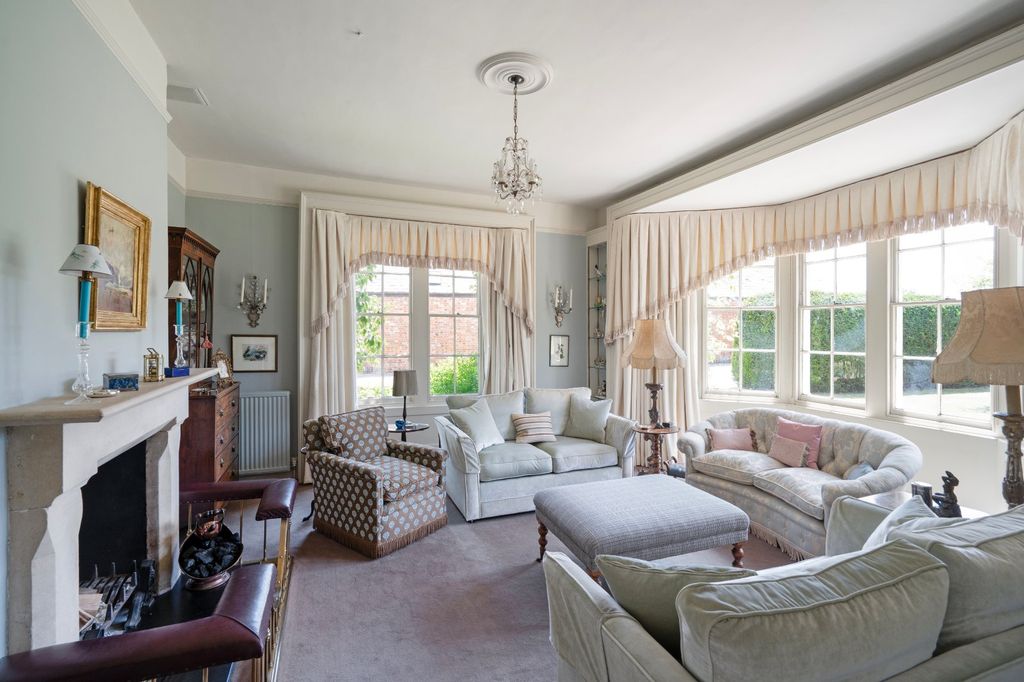 Property photo 2 of 15 Drawing Room