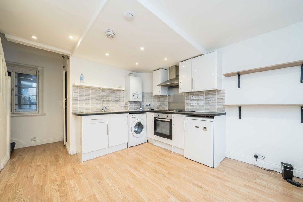 Property photo 1 of 4