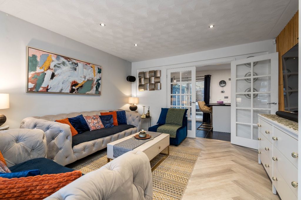 Property photo 3 of 22 Picture No. 12