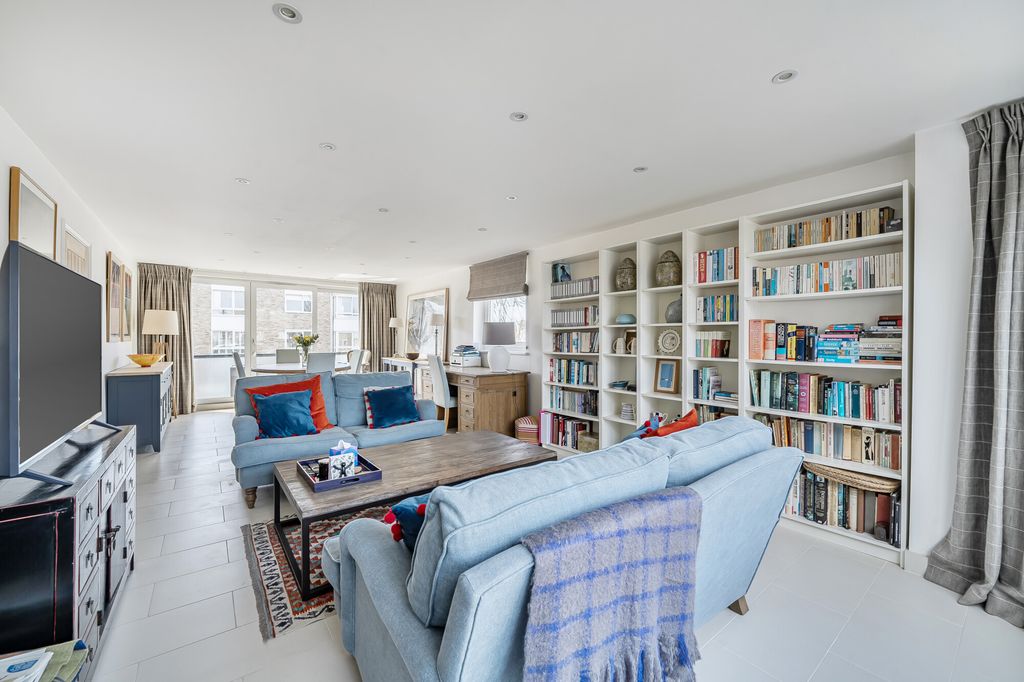 Property photo 2 of 10