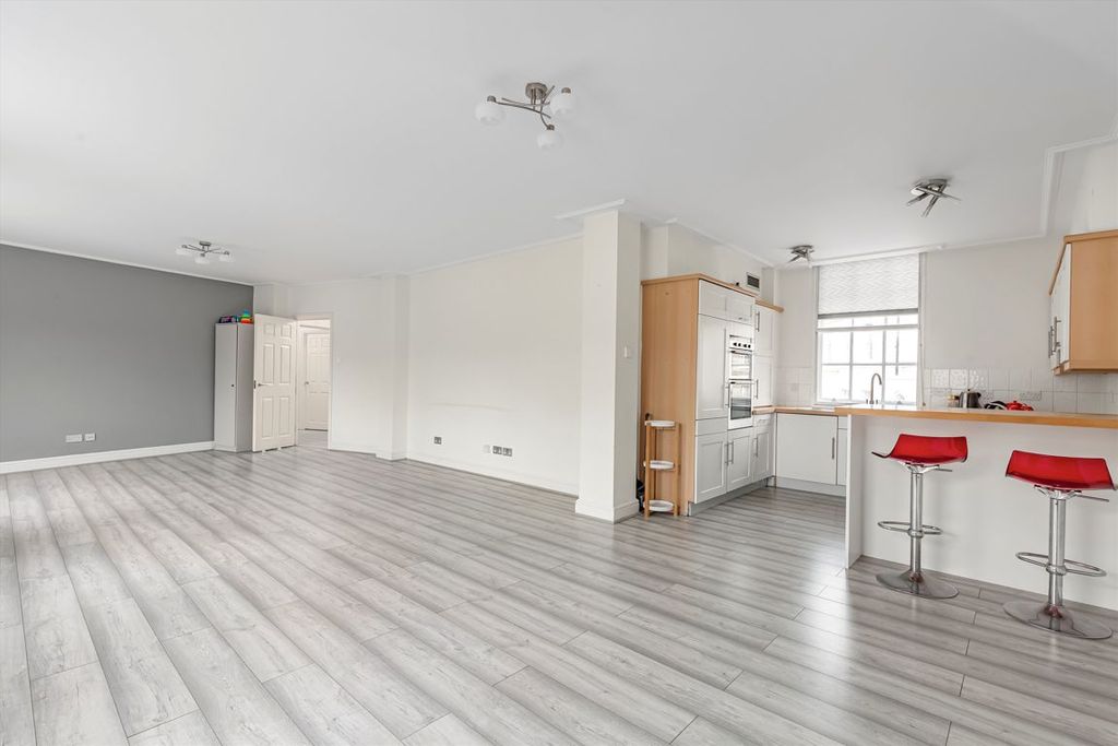 Property photo 3 of 5