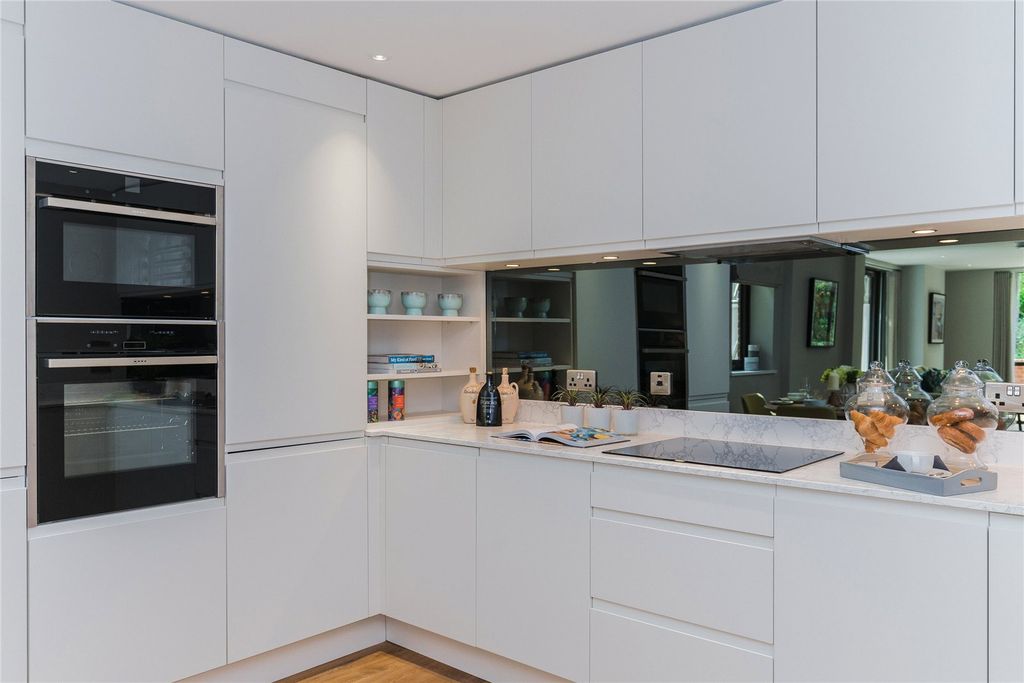 Property photo 2 of 5 Kitchen