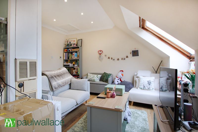 Property photo 3 of 10 Lounge