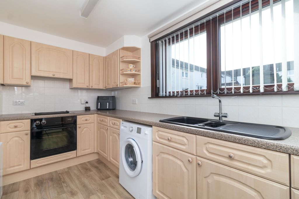 Property photo 3 of 20 Kitchen