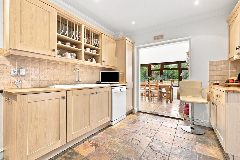 Property photo 3 of 26 Picture No. 06