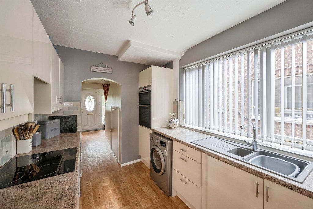 Property photo 2 of 17
