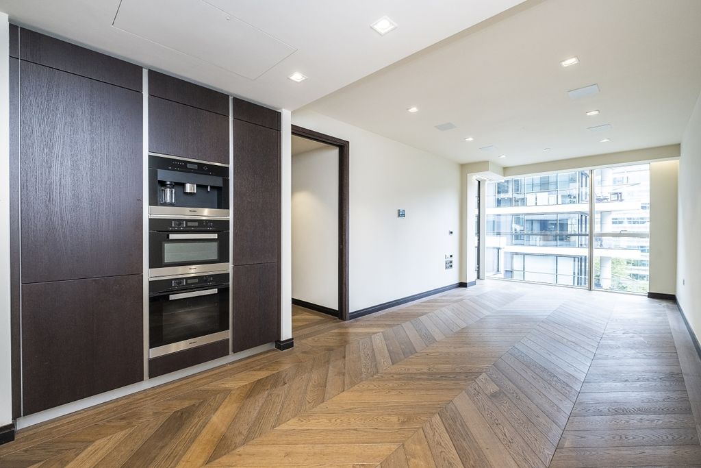 Property photo 1 of 16 Balmoral-House-007