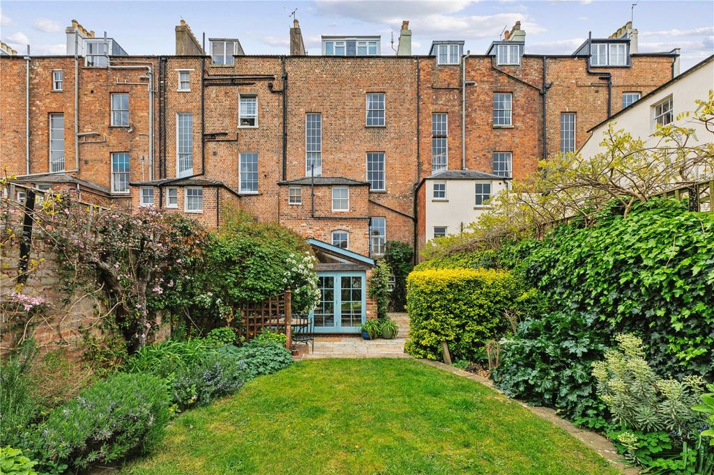 Property photo 2 of 18 Rear Profile