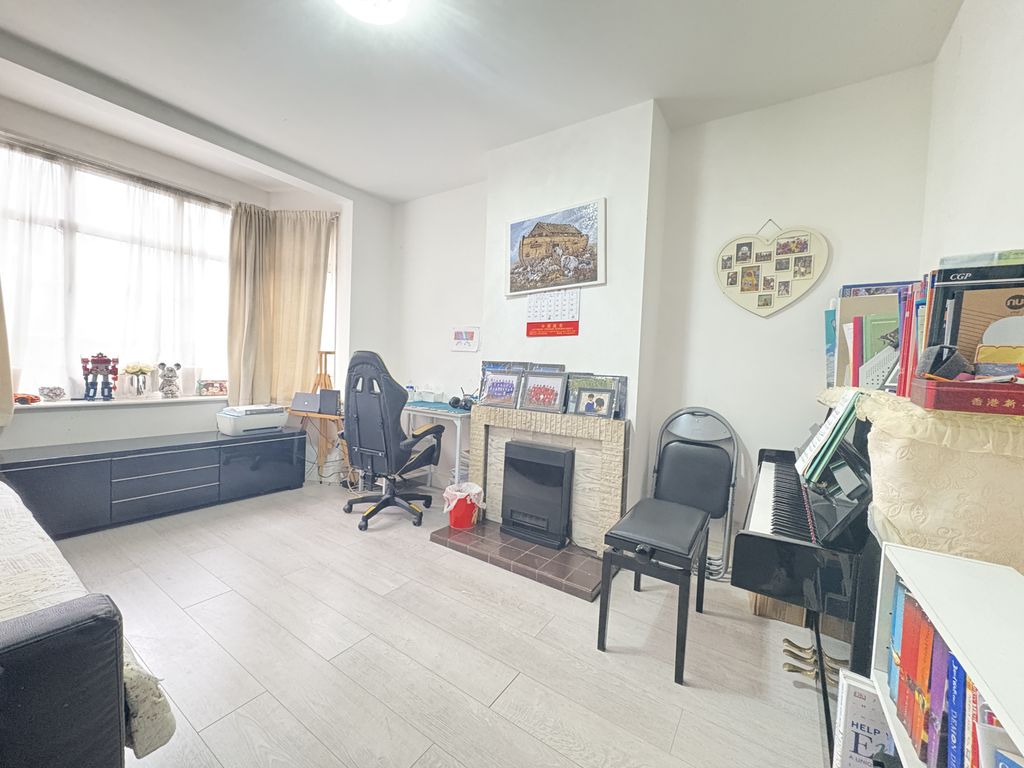 Property photo 2 of 12