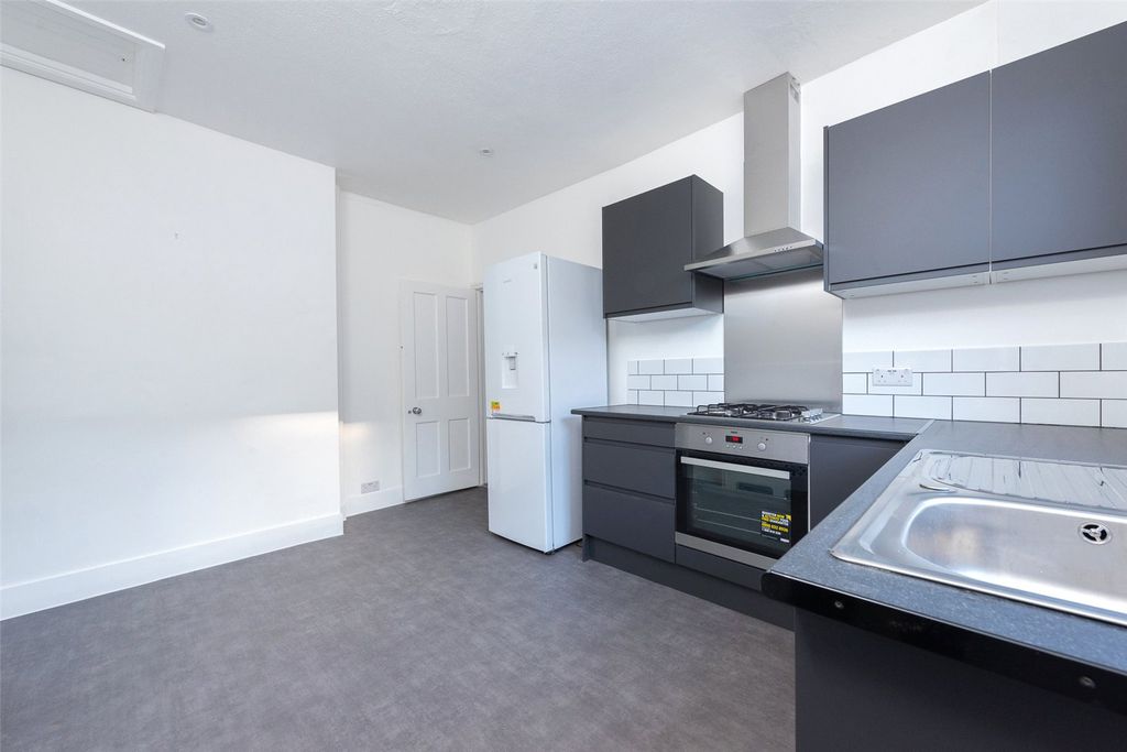 Property photo 2 of 11 Picture No. 10