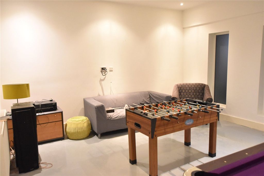 Property photo 2 of 8 Picture No. 05