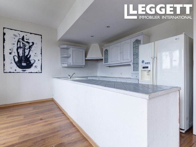 Property photo 2 of 8