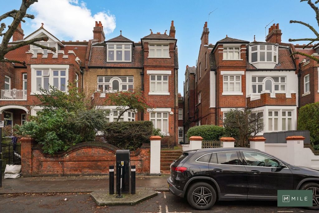 Property photo 1 of 13 Flat 5, 3 Fawley Road - K8Dzmrfeimuyg4Gnfqic