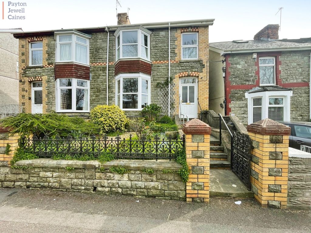 Property photo 2 of 19