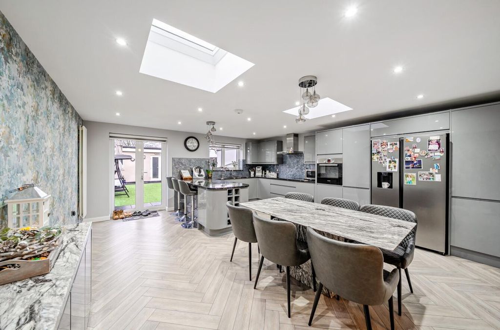 Property photo 2 of 19 Davidson Frost-Wellings, Dfw, Camrose Avenue, Edgw