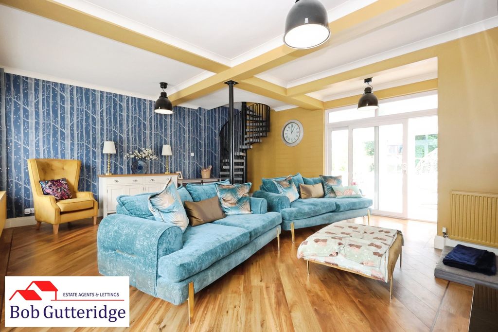 Property photo 2 of 35 Open Plan Lounge / Dining Room