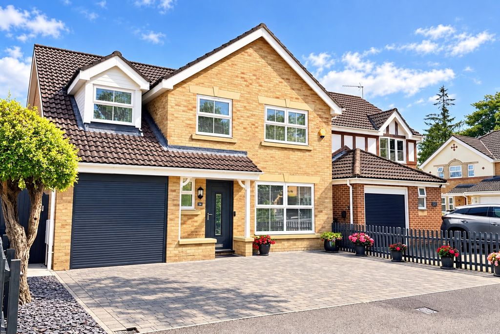 Property photo 1 of 35 5 Bedroom Family Home Hillmeadow