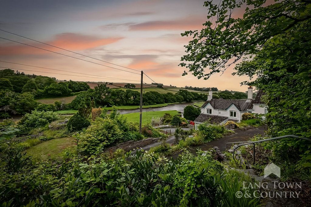 Property photo 3 of 25