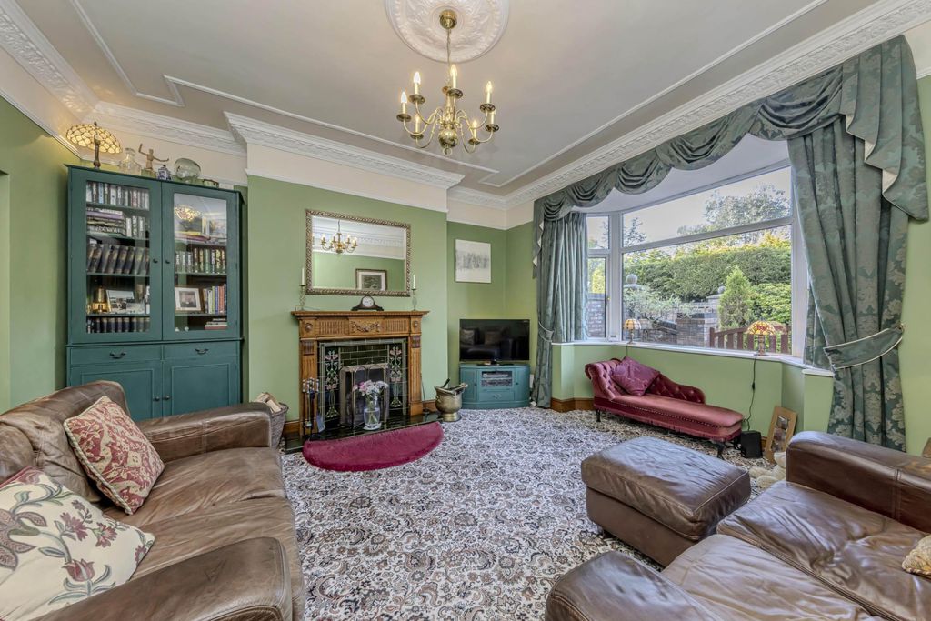 Property photo 3 of 43