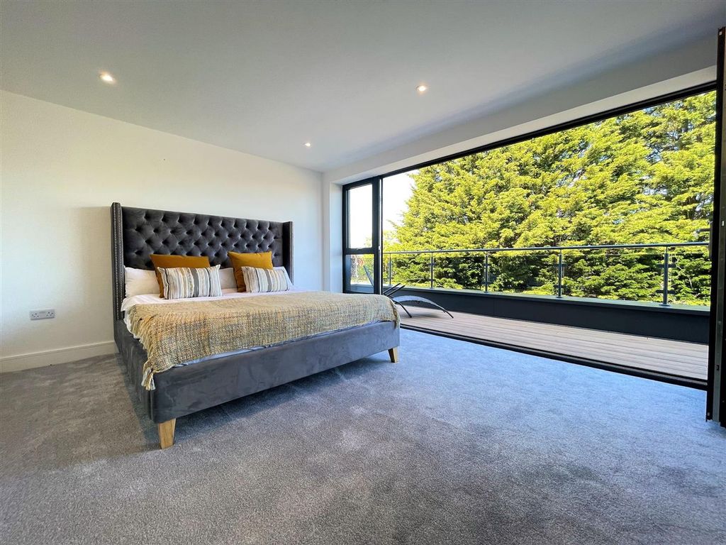 Additional image 9 of 2 bed flat for saleHackness Road, Scalby View Apartments YO12