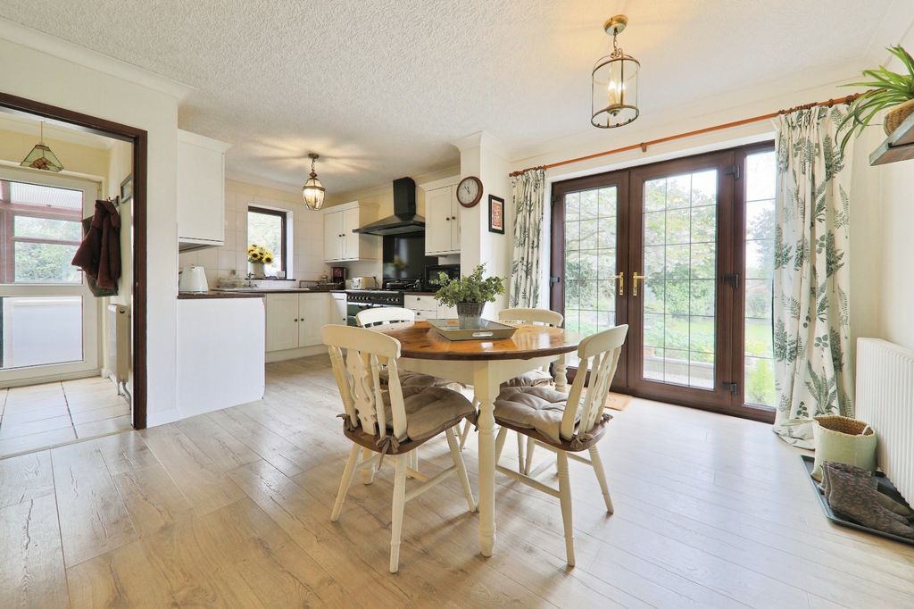 Property photo 2 of 29 5013383