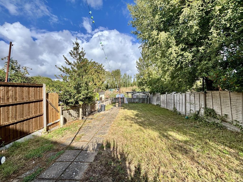 Property photo 2 of 15 Garden 1.Jpg